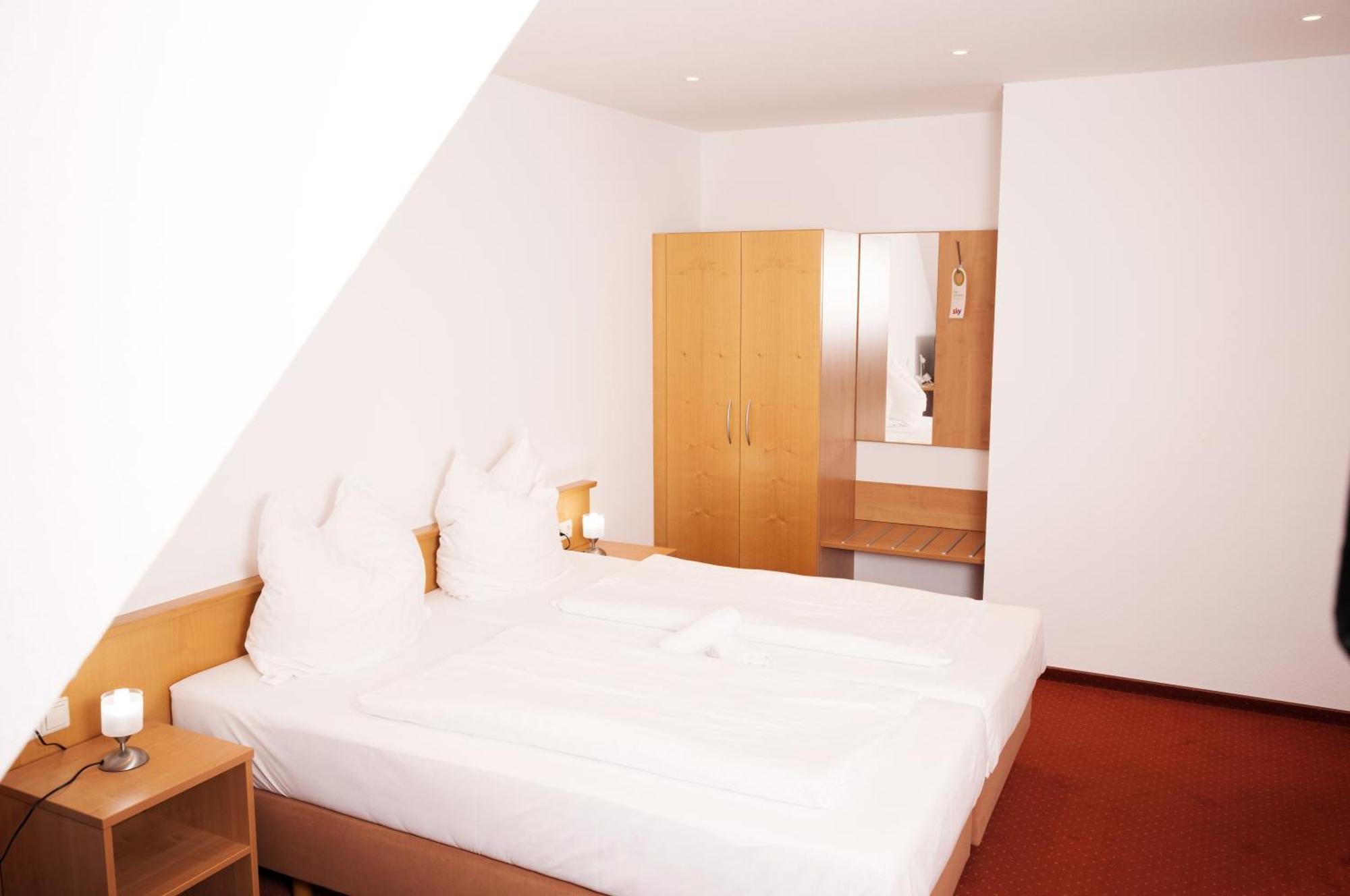 Hotel Restaurant Zehntscheune Sinsheim Eksteriør billede