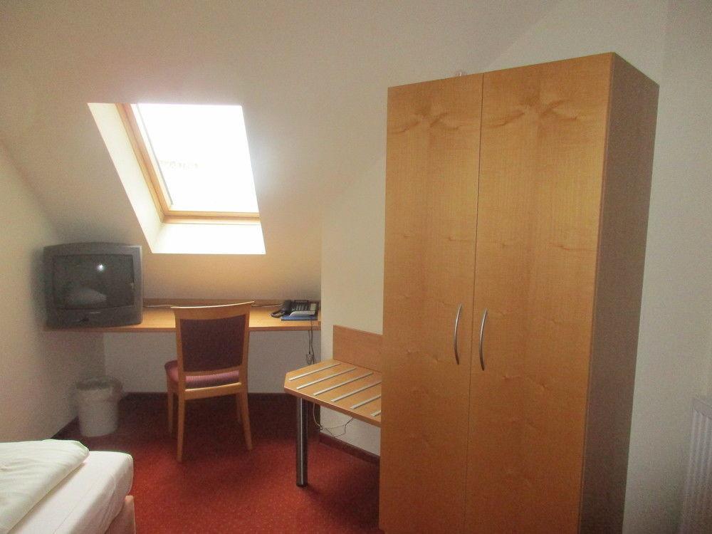 Hotel Restaurant Zehntscheune Sinsheim Eksteriør billede